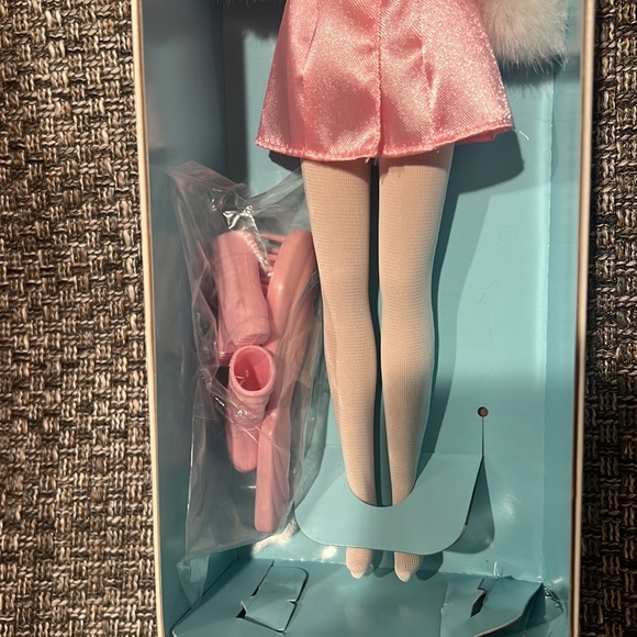 General Mills x Mattel 1997 Winter Dazzle Barbie Doll - Picture 2 of 6